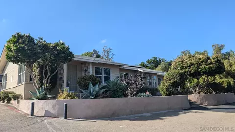 140-160 Stadden Way, Vista, CA 92084