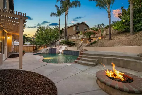 Exterior - 5006 Palmera Dr, Oceanside, CA 92056 photo 3 of 4
