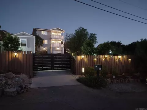 218 Lilac Dr, El Cajon, CA 92021