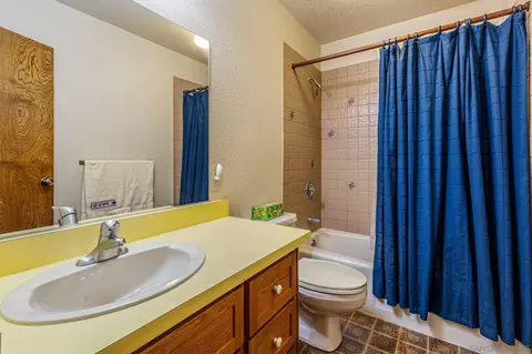 Bath - 24010 Del Amo Pl, Ramona, CA 92065 photo 2 of 3