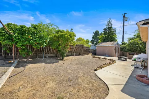 Exterior - 1461 Olive Ave, Vista, CA 92083 photo 5 of 7