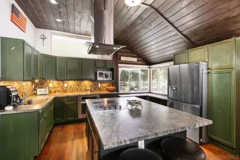 Kitchen - 7805 Valley View Trl, Pine Valley, CA 91962 photo 2 of 3