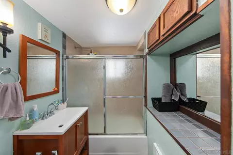 Bath - 7805 Valley View Trl, Pine Valley, CA 91962 photo 4 of 5
