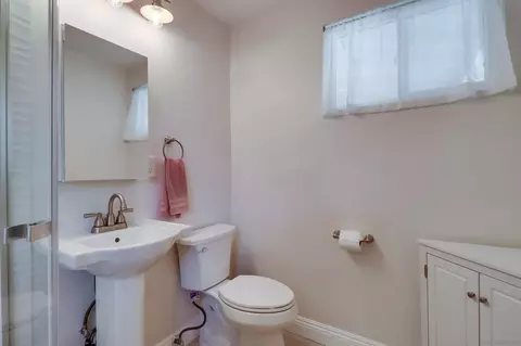 Bath - 9759 Esparta Ct, Santee, CA 92071 photo 5 of 5