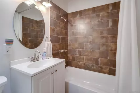 Bath - 9759 Esparta Ct, Santee, CA 92071 photo 3 of 5
