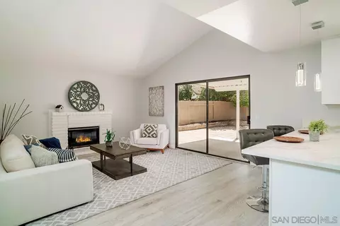 1289 Dos Hermanos Gln, Escondido, CA 92027