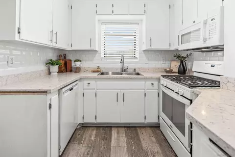 Kitchen - 12069 Lemon Crest Dr, Lakeside, CA 92040 photo 1 of 2