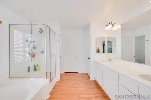 Bath - 5109 Teal Way, Oceanside, CA 92057 photo 2 of 4