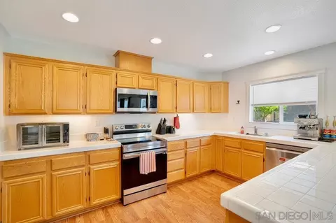 Kitchen - 5109 Teal Way, Oceanside, CA 92057 photo 3 of 5