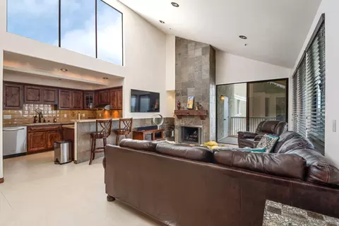 1335 La Palma St #H4, San Diego, CA 92109
