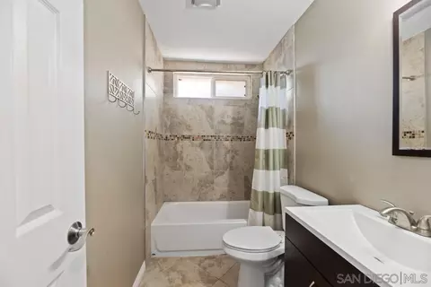 Bath - 13625 Laguna Vis, El Cajon, CA 92021 photo 3 of 6