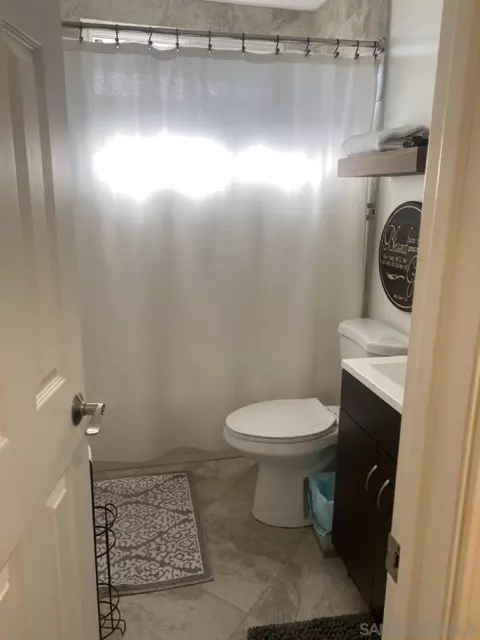 Bath - 13625 Laguna Vis, El Cajon, CA 92021 photo 6 of 6