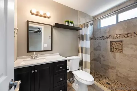 Bath - 13625 Laguna Vis, El Cajon, CA 92021 photo 1 of 6