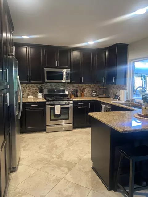 Kitchen - 13625 Laguna Vis, El Cajon, CA 92021 photo 5 of 9