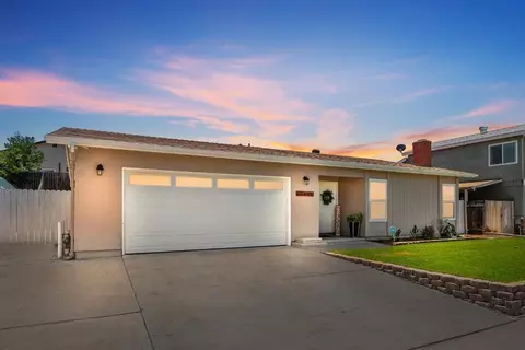 Exterior - 13625 Laguna Vis, El Cajon, CA 92021 photo 2 of 13