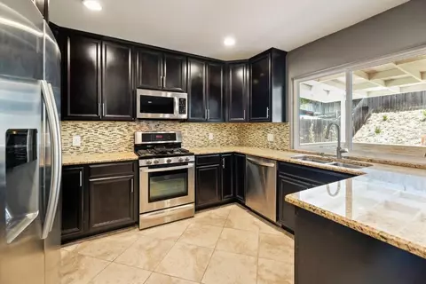 Kitchen - 13625 Laguna Vis, El Cajon, CA 92021 photo 3 of 9