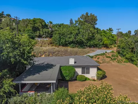 Exterior - 4256 Calavo Dr, La Mesa, CA 91941 photo 8 of 10