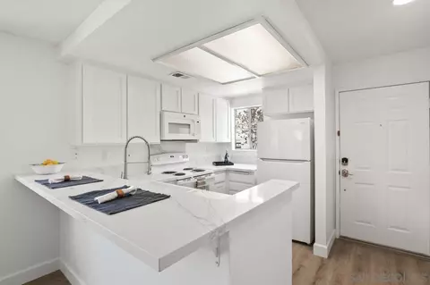 Kitchen - 8957 Arlingdale Way, Spring Valley, CA 91977 photo 2 of 5