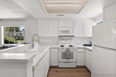 Kitchen - 8957 Arlingdale Way, Spring Valley, CA 91977 photo 5 of 5