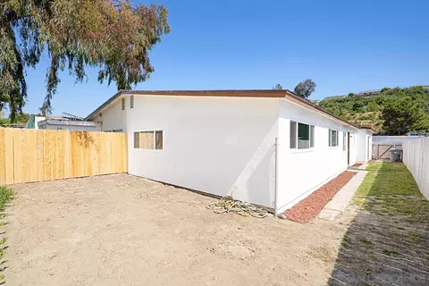 3910 Cameo Dr, Oceanside, CA 92056 photo 19