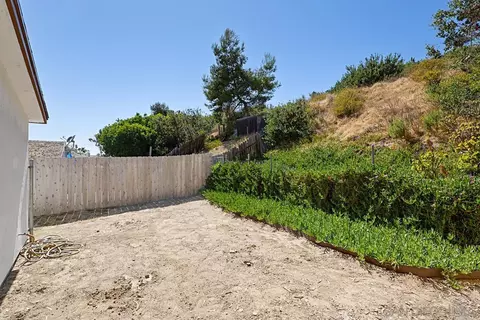 3910 Cameo Dr, Oceanside, CA 92056 photo 21