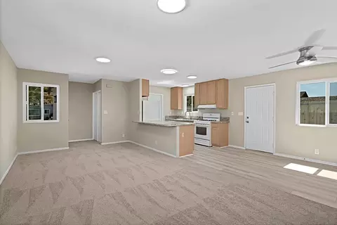 3910 Cameo Dr, Oceanside, CA 92056 photo 4