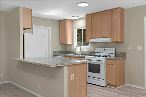 3910 Cameo Dr, Oceanside, CA 92056 photo 5