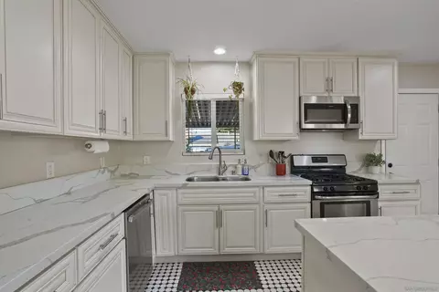 Kitchen - 408 S Date St, Escondido, CA 92025 photo 4 of 5
