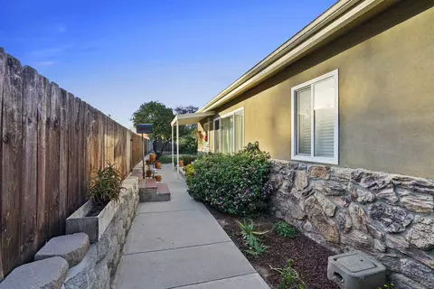Exterior - 408 S Date St, Escondido, CA 92025 photo 9 of 10