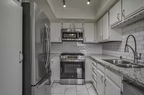 Kitchen - 139 Mangano Cir, Encinitas, CA 92024 photo 2 of 2