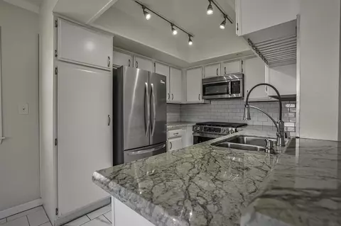Kitchen - 139 Mangano Cir, Encinitas, CA 92024 photo 1 of 2