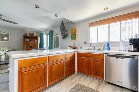Kitchen - 155 Rosebay Dr #28, Encinitas, CA 92024 photo 3 of 3