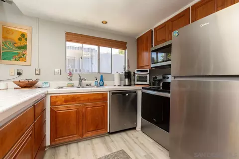 Kitchen - 155 Rosebay Dr #28, Encinitas, CA 92024 photo 2 of 3