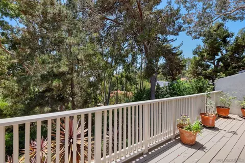 2075 Caminito Circulo Sur, La Jolla, CA 92037 photo 9