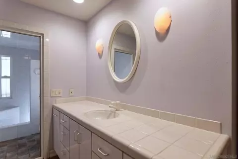 2075 Caminito Circulo Sur, La Jolla, CA 92037 photo 16