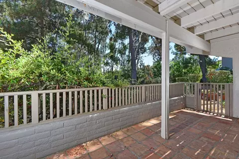 2075 Caminito Circulo Sur, La Jolla, CA 92037 photo 11