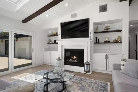 Living - 13367 Calle Colina, Poway, CA 92064 photo 4 of 5