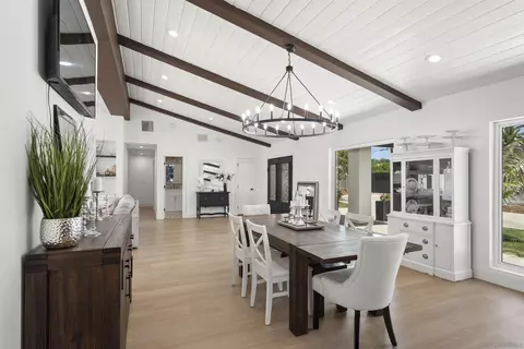 Dining - 13367 Calle Colina, Poway, CA 92064 photo 2 of 5