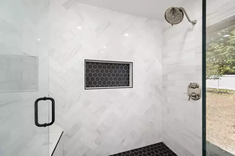Bath - 13367 Calle Colina, Poway, CA 92064 photo 4 of 6