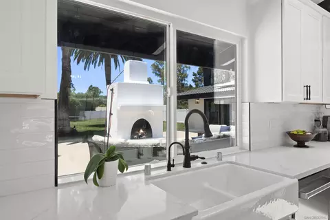 Kitchen - 13367 Calle Colina, Poway, CA 92064 photo 5 of 6