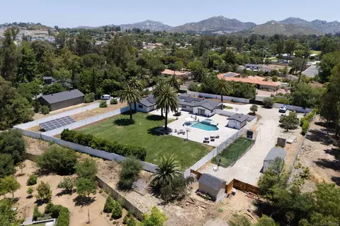 View/Area - 13367 Calle Colina, Poway, CA 92064 photo 4 of 6