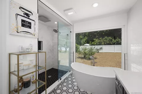 Bath - 13367 Calle Colina, Poway, CA 92064 photo 3 of 6