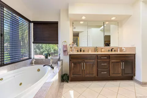 2033 Chardon Ln, El Cajon, CA 92019 photo 17