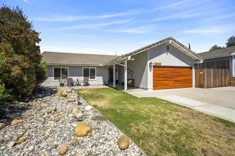 42733 San Julian Pl, Temecula, CA 92592