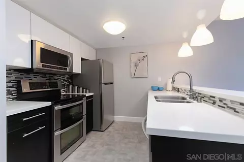 425 W Beech St #439, San Diego, CA 92101