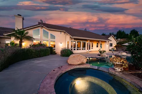 Exterior - 3330 Brooke Hollow Rd, Fallbrook, CA 92028 photo 8 of 10