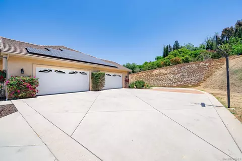 Exterior - 3330 Brooke Hollow Rd, Fallbrook, CA 92028 photo 10 of 10