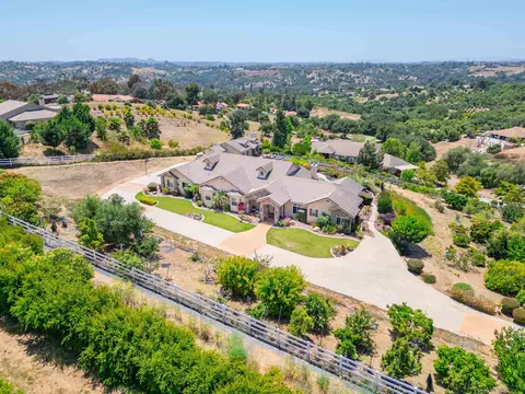 View/Area - 3330 Brooke Hollow Rd, Fallbrook, CA 92028 photo 6 of 6