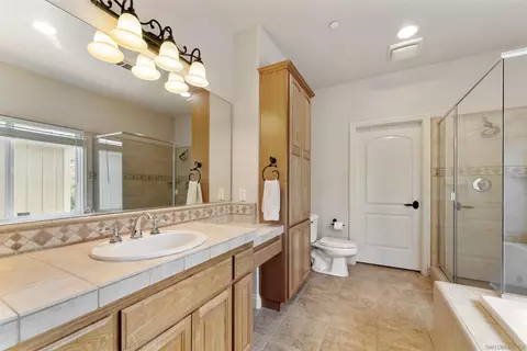 Bath - 3330 Brooke Hollow Rd, Fallbrook, CA 92028 photo 9 of 12