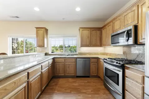 Kitchen - 3330 Brooke Hollow Rd, Fallbrook, CA 92028 photo 6 of 7